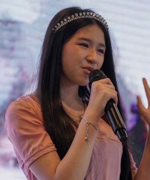 Contoh_Entertainment_Post_070325